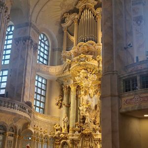 dresden-frauenkirche-innen4D9A1A78-48ED-BBC9-269F-7A2B0D4576B0.jpg