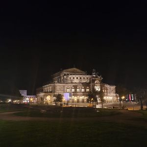 dresden-semperoper1EC3761D-1DCB-3AB3-5C24-EB829DF05071.jpg
